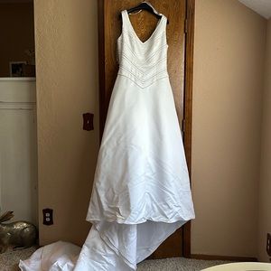 David’s bridal wedding gown size 16